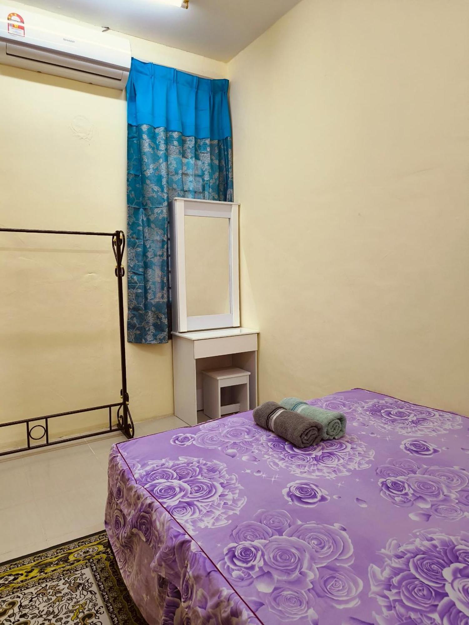 Wafiy Homestay Macang Esterno foto